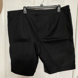 Time and Tru Women's Black Bermuda Shorts